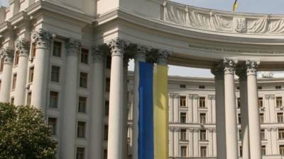 Владимир Зеленский - Украина продолжит борьбу за получение западной вакцины от COVID-19 - riafan.ru - США - Киев - Вашингтон - New York