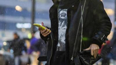 Денис Кусков - Насчитанные минуты: аналитики предупредили о подорожании сотовой связи в 2021 году - smartmoney.one - Тарифы