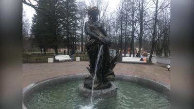 В Александровском парке в Пушкине восстановили "Фонтан со скульптурой" - piter.tv - Санкт-Петербург