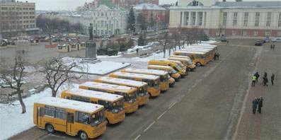 Андрей Клычков - Орловские сельские школы получили 19 новых автобусов - vechor.ru - Украина - Орловская обл.