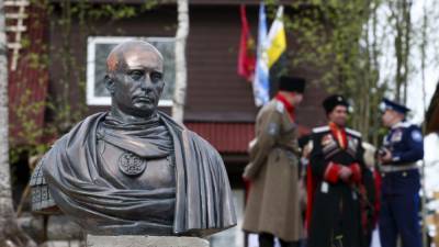Владимир Путин - Дмитрий Медведев - Михаил Горбачев - Путин подписал закон о пожизненном сенаторстве для бывших президентов - svoboda.org