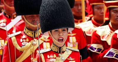 Антимонархисты разослали фотографии голой любовницы короля Таиланда по сотням адресов - focus.ua - Япония - Таиланд