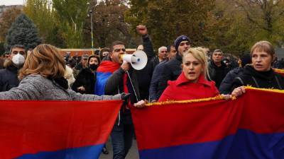 Никола Пашинян - Ишхан Сагателян - Оппозиция установила палатки на площади около здания кабмина Армении - russian.rt.com - Ереван