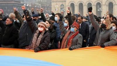 Никол Пашинян - Никола Пашинян - В Ереване проходит одна из самых массовых акций протеста - 5-tv.ru - Армения - Ереван