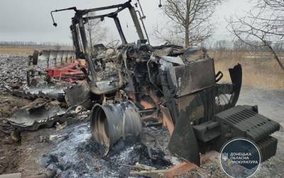 John Deere - На Донбассе в поле подорвался трактор, есть пострадавший - korrespondent.net - Украина - Донецк - район Ясиноватский - Донецкая обл.