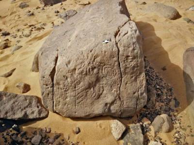 Обнаружен древнейший «дорожный указатель» в мире - lenta.ua - Египет