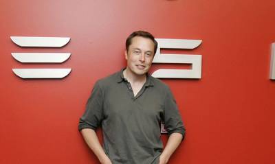 Илон Маск - Тим Кук - Илон Маск рассказал, как предлагал Apple купить Tesla - capital.ua