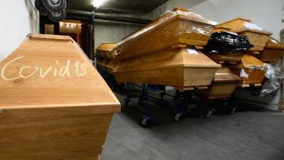 Новый рекорд смертности и гробы в пленке: немецкие власти ищут дополнительные помещения для тел - germania.one