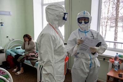 Андрей Кондрахин - Врач назвал сроки третьего всплеска коронавируса в России - lenta.ru - Москва