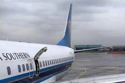 Пассажиры самолета открыли аварийный выход и выпрыгнули из него на ходу: детали курьез - 24tv.ua - Нью-Йорк - Новости