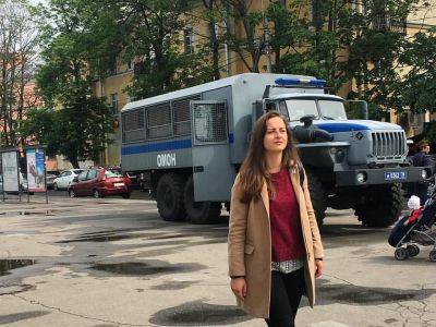 Любовь Соболь - Алексей Навальный - Соратнице Соболь дали арест после задержания у дома предполагаемого отравителя Навального - kasparov.ru
