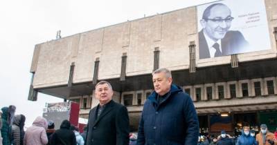 Михаил Добкин - Геннадий Кернес - Евгений Мураев - Вадим Новинский - Более ста тысяч человек и 5-часовое прощание: Харьков провел в последний путь Кернеса - tsn.ua - Киев - Днепр - Одесса - Харьков