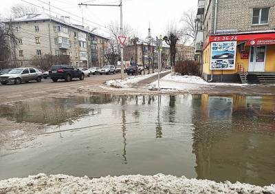 В центре Рязани улицу затопило нечистотами - ya62.ru - Рязань