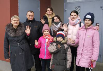 Новогоднее новоселье почти для 40 многодетных семей. В Свислочи ввели в эксплуатацию 56-квартирный жилой дом - grodnonews.by - Строительство