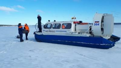 Псковские спасатели выловили тело утонувшего в озере рыбака - newinform.com - район Новосокольнический