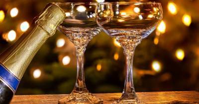 Коктейли с шампанским на Новый год-2021: простые рецепты вкусных напитков - tsn.ua