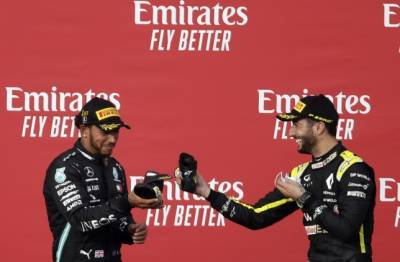 Льюис Хэмилтон - Михаэль Шумахер - Марк Уэббер - Уэббер: В 2020-м Риккардо получал удовольствие от гонок - f1news.ru - Австралия