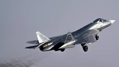 ВКС России получили первый серийный истребитель Су-57 - iz.ru