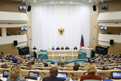 Совфед одобрил законопроект о наказании чиновников за хамство - lenta.ru