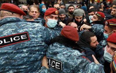 Армен Саркисян - Никола Пашинян - В Ереване вновь протестуют против Пашиняна, начались задержания участников - rbc.ua - Армения - Азербайджан - Ереван