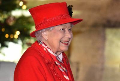 Елизавета II - Иванка Трамп - Виктория Бекхэм - В фиолетовом платье: традиционное поздравление королевы Елизаветы II с Рождеством – видео - 24tv.ua