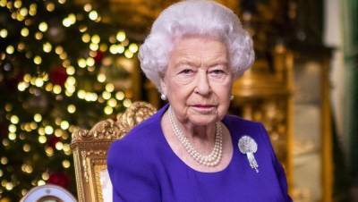 Елизавета II - принц Гарри - принц Чарльз - Кейт Миддлтон - король Георг VI (Vi) - принц Филипп - Камилла - Без сыновей и внуков: Елизавета II показала только фото принца Филиппа в рождественской речи - 24tv.ua