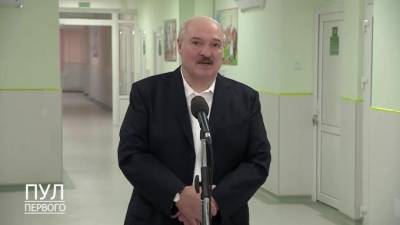 Александр Лукашенко - архиепископ Тадеуш Кондрусевич - Тадеуш Кондрусевич - Лукашенко рассказал об отношениях с Римско-Католической церковью в контексте вопроса с архиепископом Кондрусевичем - piter.tv - Белоруссия - Минск - Рим