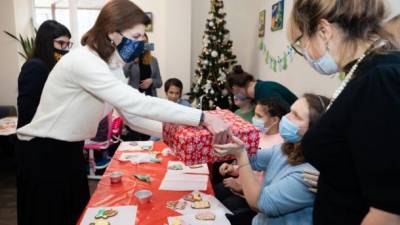 Марина Порошенко - Марина Порошенко передала рождественские подарки детям с инвалидностью - ru.espreso.tv