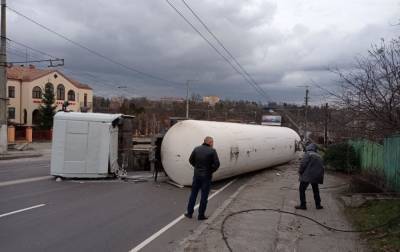 В Житомире перевернулась цистерна с газом и перекрыла дорогу - rbc.ua - Харьков - Полтава - Житомир