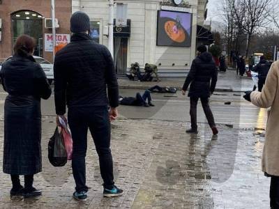 Террористы зарезали двух полицейских прямо на перекрестке в центре Грозного - bloknot.ru - респ. Чечня - Грозный