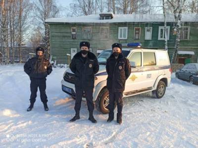 Полицейские Коми спасли жителей от пожара и буйного соседа - bnkomi.ru - респ. Коми - район Княжпогостский