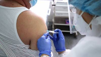 В Германии восемь человек получили 5-кратную дозу вакцины Pfizer - gazeta.ru - Штральзунд
