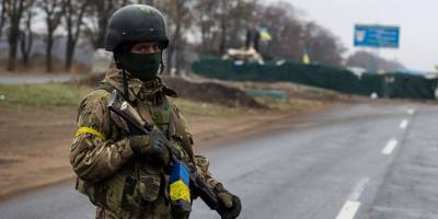 Трое украинских боевиков дезертировали из части с оружием - news-front.info - Украина - ЛНР