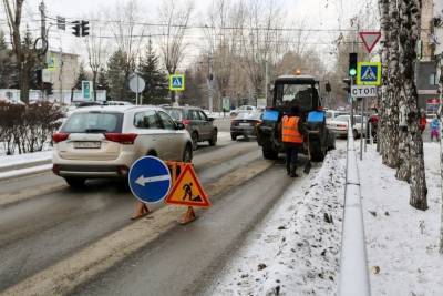 Причину сильной грязи на тротуарах назвали в мэрии Новосибирска - novos.mk.ru