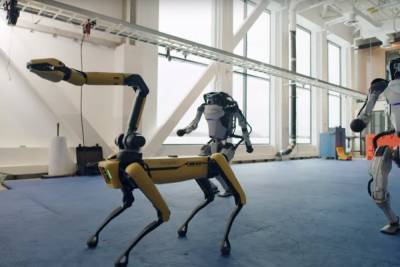 Танец роботов Boston Dynamics взорвал соцсети - mk.ru - Boston - county Love