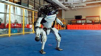 Boston Dynamics показала «грязные танцы» в исполнении роботов Atlas и Spot - bin.ua - США - Украина - Boston - county Love