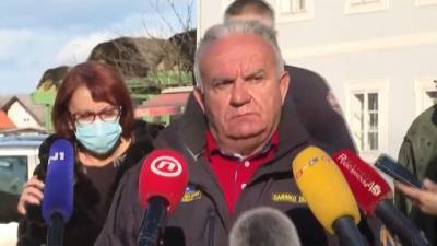 Появилось видео прервавшего интервью хорватского мэра землетрясения - piter.tv - Хорватия - Загреб - Босния и Герцеговина - Петриня