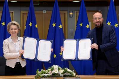 Борис Джонсон - Шарль Мишель - Евросоюз подписал соглашение по Brexit - aif.ru - Англия - Лондон - Брюссель - Ляйен