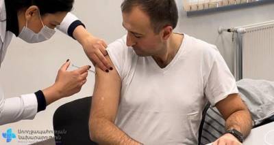Арсен Торосян - Торосян привился первым: Минздрав сообщил о самочувствии вакцинированных "Спутник V" - ru.armeniasputnik.am