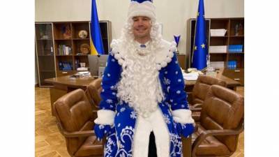 Денис Малюська - Малюська в костюме Деда Мороза подвел итоги 2020 года - ru.espreso.tv