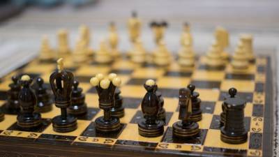 Ян Непомнящий - Даниил Дубов - Магнуса Карлсена - Дубов обыграл Карлсена в четвертьфинале шахматного онлайн-турнира - mir24.tv - Норвегия