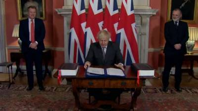 Борис Джонсон - Билль вступает в силу: соглашение об отношениях с ЕС подписано Елизаветой II - vesti.ru - Англия