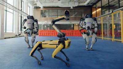 Роботы Boston Dynamics сплясали в честь Нового года (видео) - lenta.ua - США - Boston - county Love