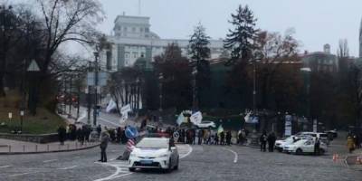 Протест под Радой перерос в потасовку — видео - nv.ua - Киев