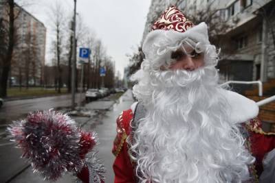 Москвич, продающий услугу Деда Мороза с антителами, рассказал, насколько она популярна - m24.ru - Москва