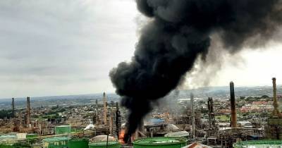 В ЮАР после взрыва пылает нефтеперерабатывающий завод - tsn.ua - Пар