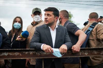 Незалежной Владимир Зеленский - Зеленский отказался вводить на Украине в декабре строгий карантин - tvc.ru