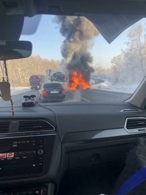 «Даже не понятно, что за автомобиль»: очевидцы рассказали о страшной аварии на кузбасской трассе - gazeta.a42.ru - Кемерово - Мариинск