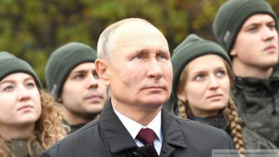 Владимир Путин - Путин пообещал обеспечивать поддержку ветеранов в России - polit.info
