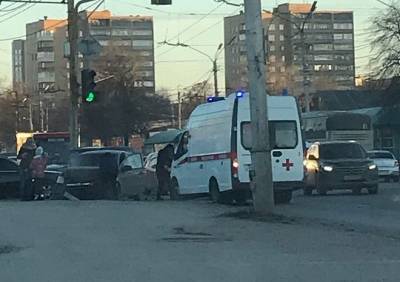 На Московском шоссе столкнулись две легковушки - ya62.ru - Рязань